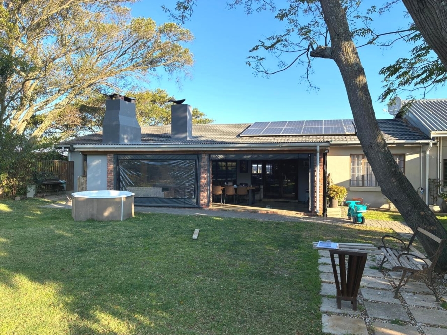 4 Bedroom Property for Sale in Humansdorp Rural Eastern Cape